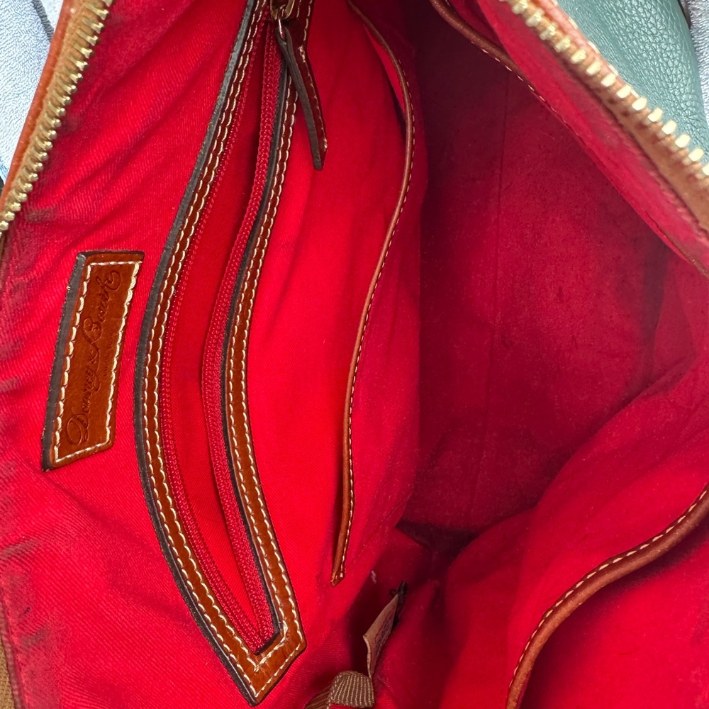 GUC Dooney & Bourke Shoulder (Hobo Style) Bag in Hunter Green Pebbled Leather. - Picture 7 of 11